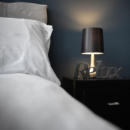 Boutique Family Apartment In Celebrity Village. Barnt Green Экстерьер фото