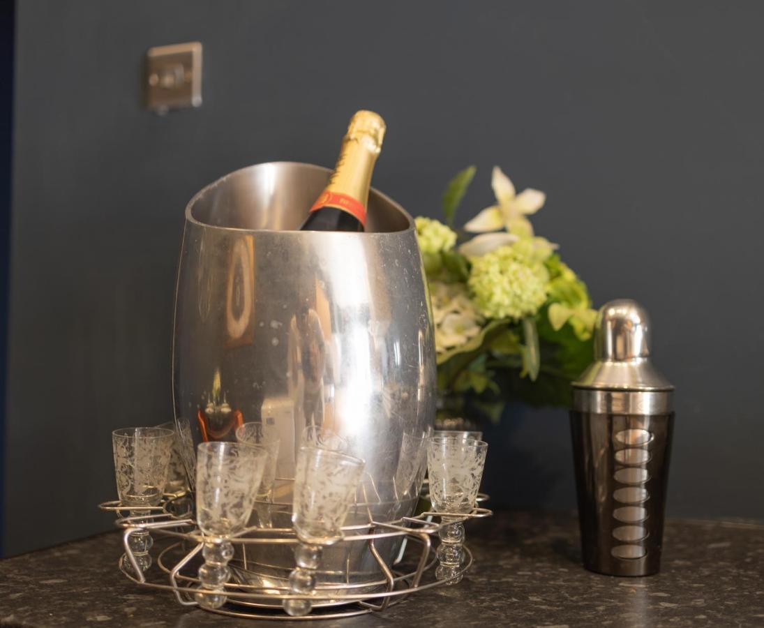 Boutique Family Apartment In Celebrity Village. Barnt Green Экстерьер фото